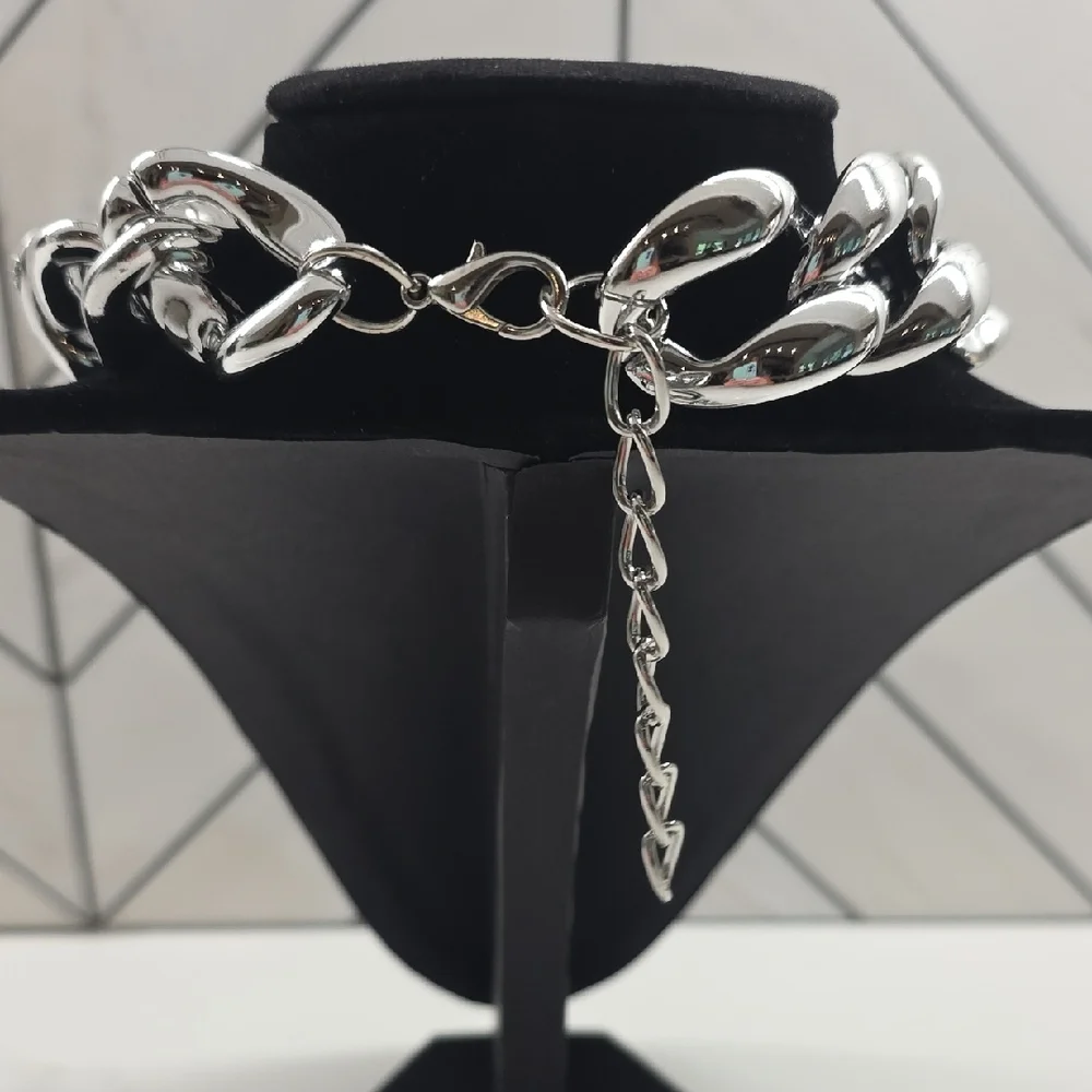 Elegant Silver Chain Necklace - Picture 3 of 3